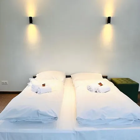 Birken Apartment- 4 Personen-balkon- Waschmaschine-parkplatz Wolfsburg